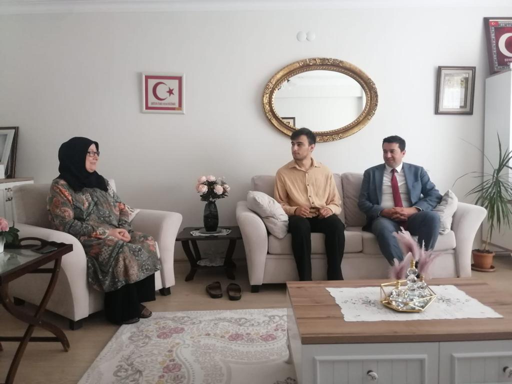 İlçemiz Kaymakamı Sayın Muhammed EVLİCE şehit aileleri ve gazimize ziyarette bulundu. 