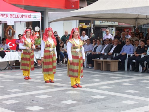 Kaymakamımız Sn. Ümit ALTAY, “Hayat Boyu Öğrenme Haftası”  kapsamında Halk Eğitim Merkezi Müdürlüğü'nün düzenlemiş olduğu etkinliklere katıldı.
